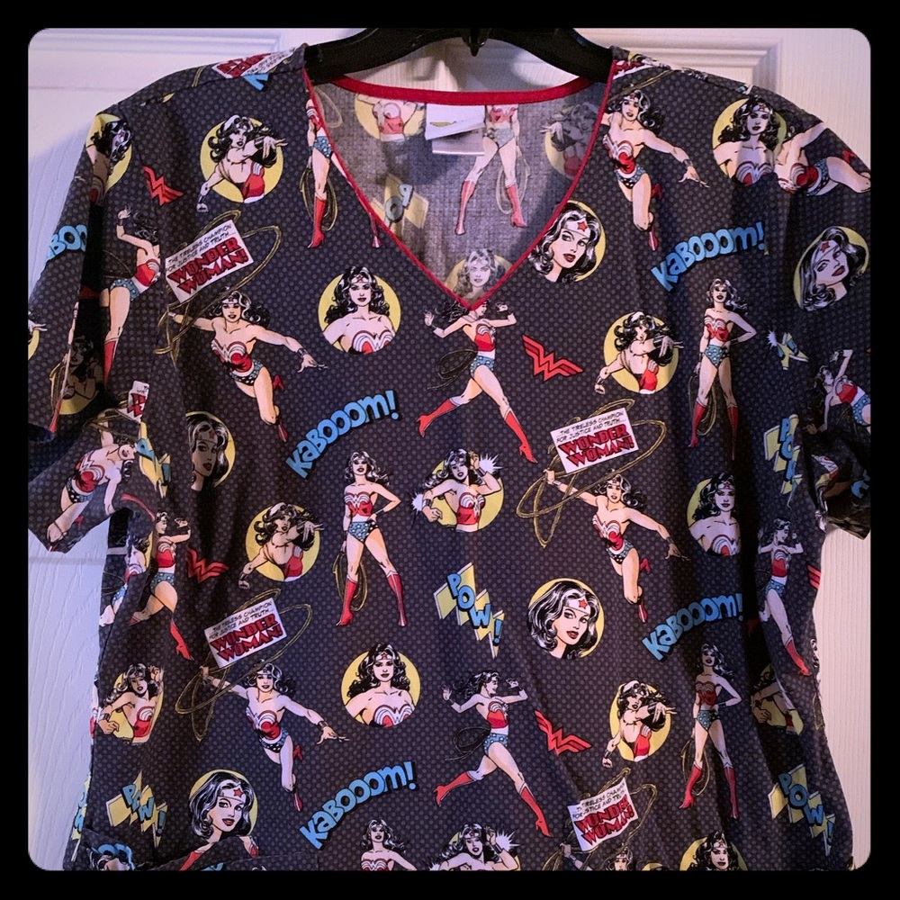 Women’s scrub top